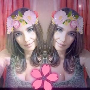 Meet your Posher, Laura irina